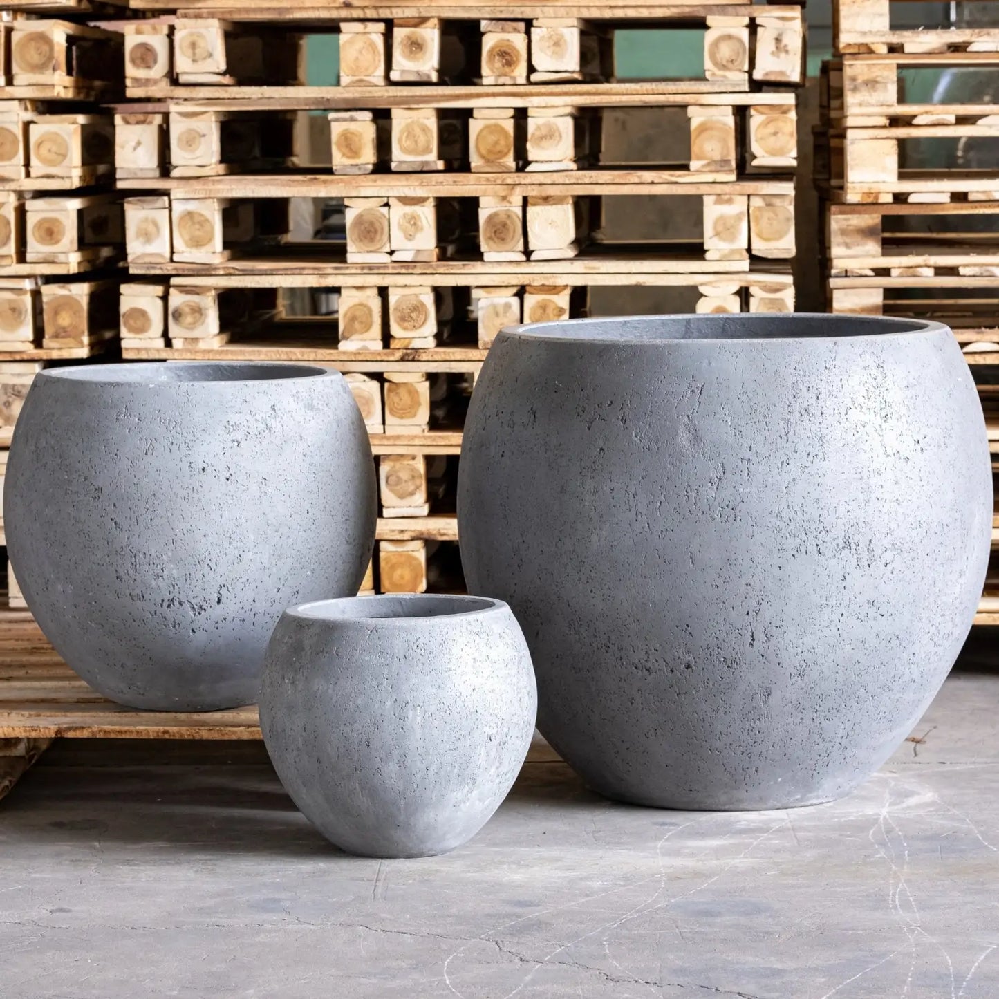Orbello | Onyx Dusk – 70cm Extra Large Concrete Sphere Planter – 207L Round Plant Pot-3