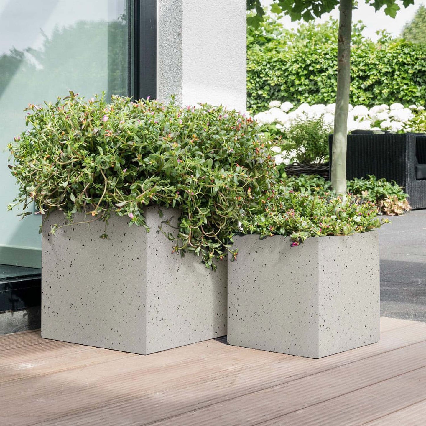 IDEALIST Lite Contemporary Flower Box Square Garden Planter, Light Concrete Outdoor Large Plant Pot H30 L30 W30 cm, 28L