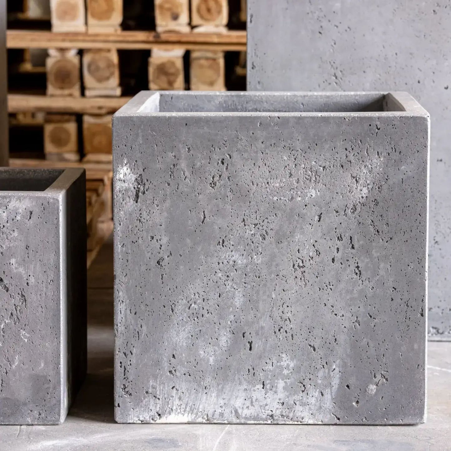 Cubrosa | Onyx Dusk – 40cm Large Concrete Square Planter – 38L Block Plant Pot