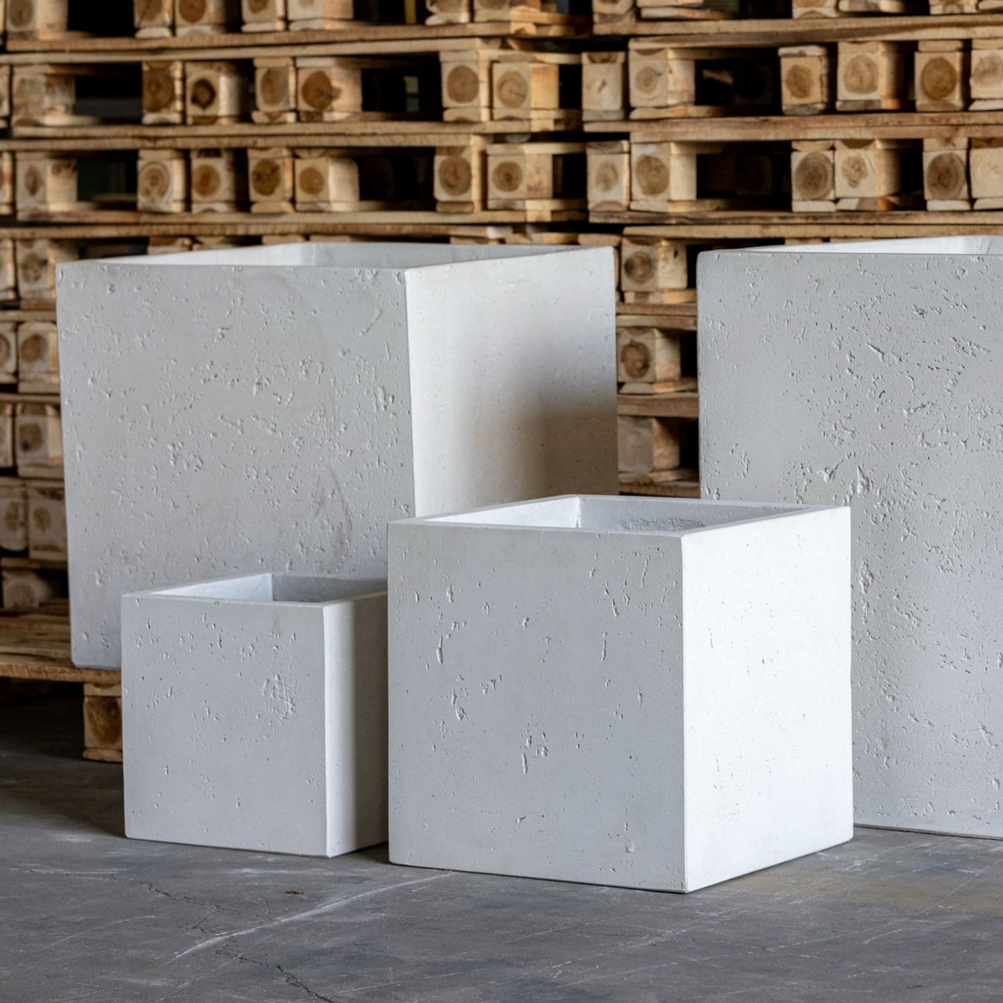 Cubrosa | White Mist – 40cm Medium Square Concrete Planter – 38L Outdoor Indoor Pot