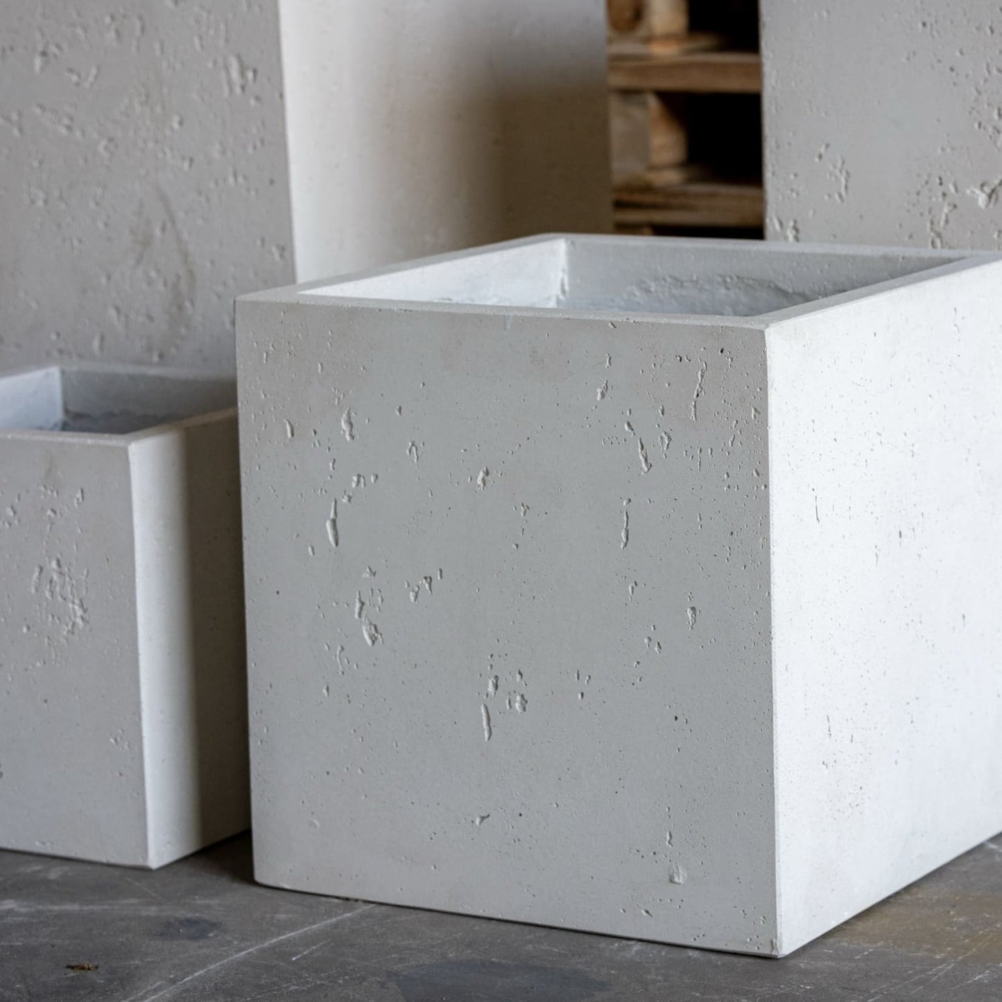 Cubrosa | White Mist – 40cm Medium Square Concrete Planter – 38L Outdoor Indoor Pot